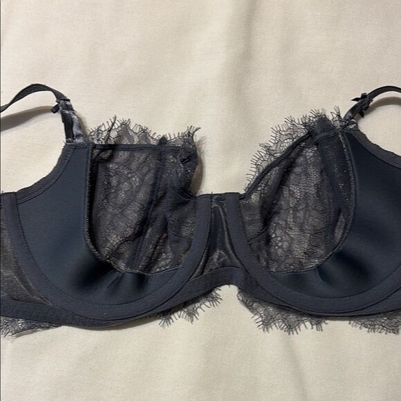 Victoria's Secret Dream Angel Push-Up with underwire/no padding - Picture 8 of 9